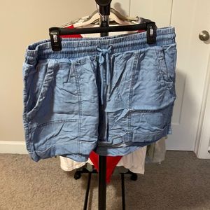 Universal Thread drawstring shorts